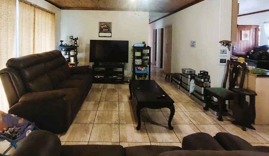 3 Bedroom Property for Sale in Uitsig Free State